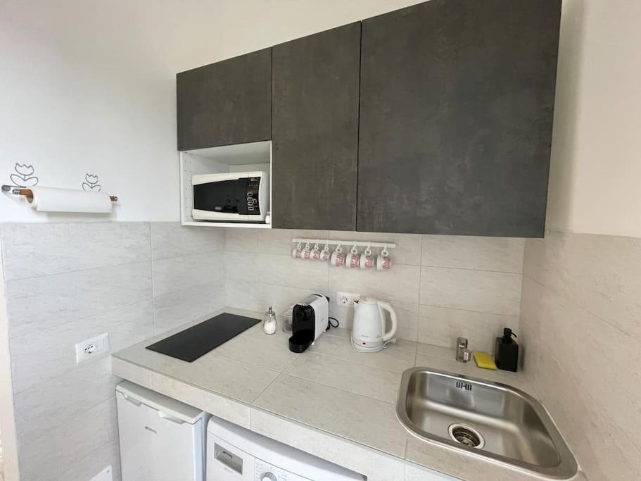 Ferienwohnung Tiny House - 15 Minutes To Duomo Mailand Exterior foto